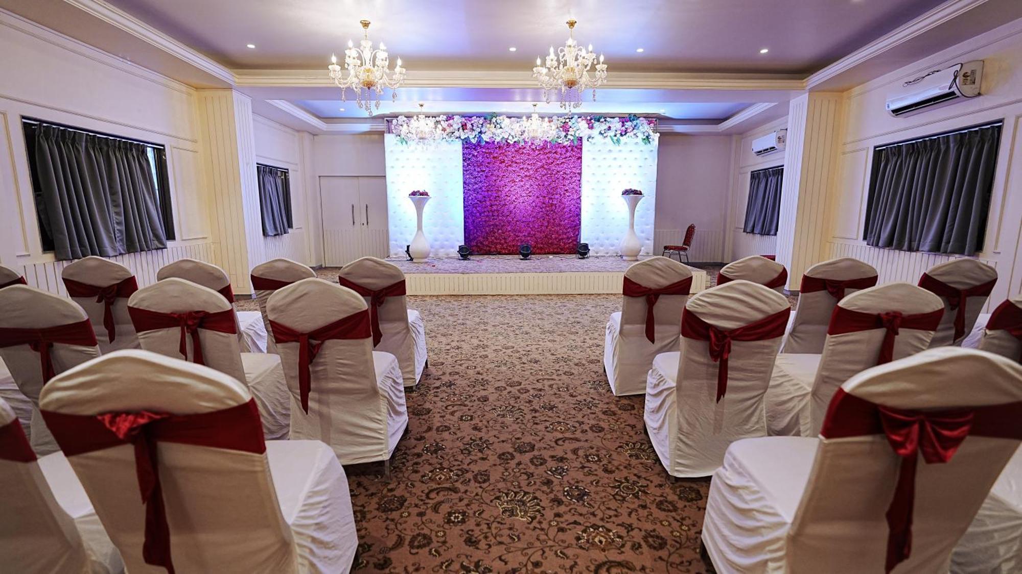 L P Regency, Pune Exterior photo