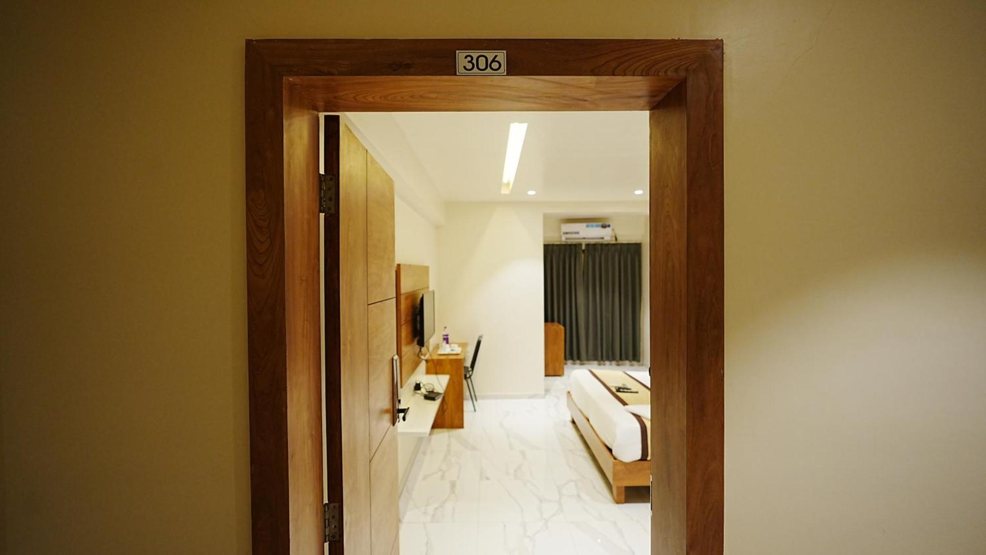 L P Regency, Pune Exterior photo