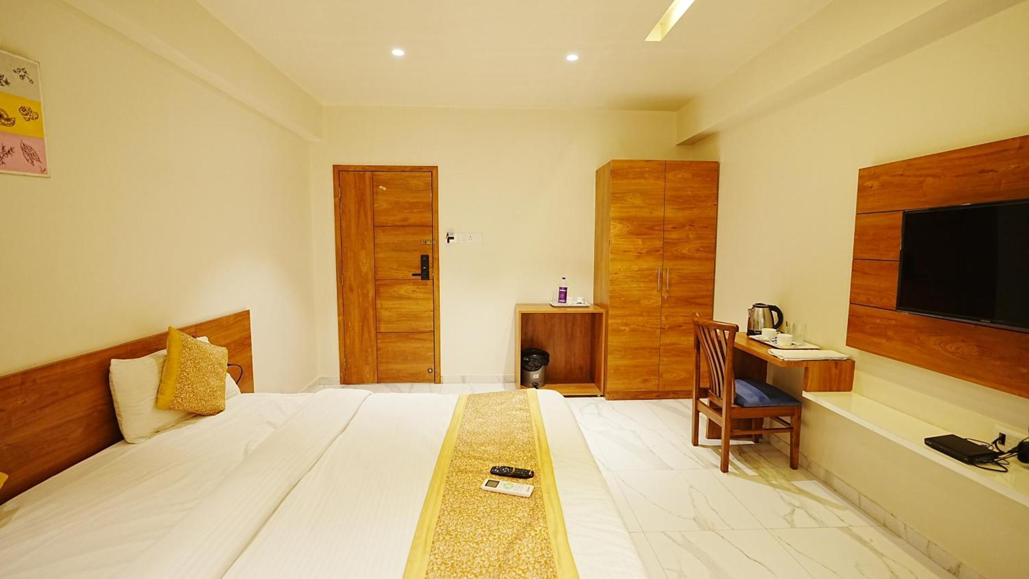 L P Regency, Pune Exterior photo